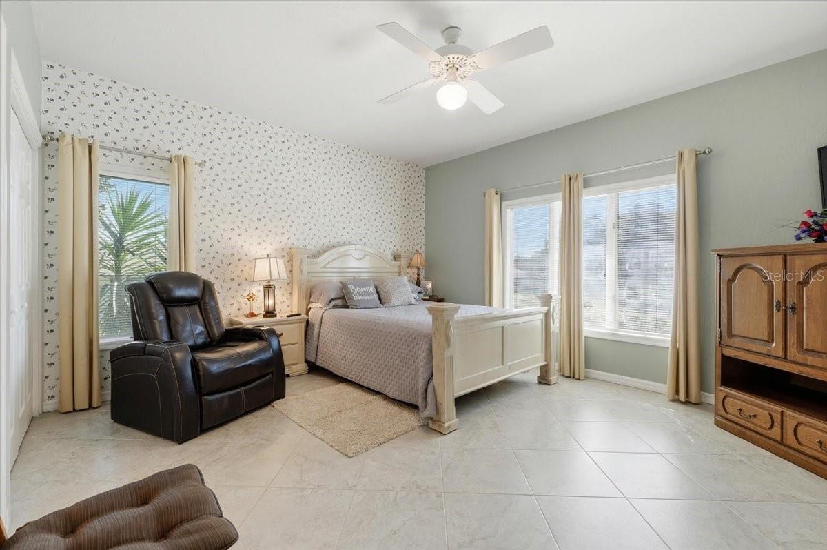 ARROWHEAD LAKE - Residential