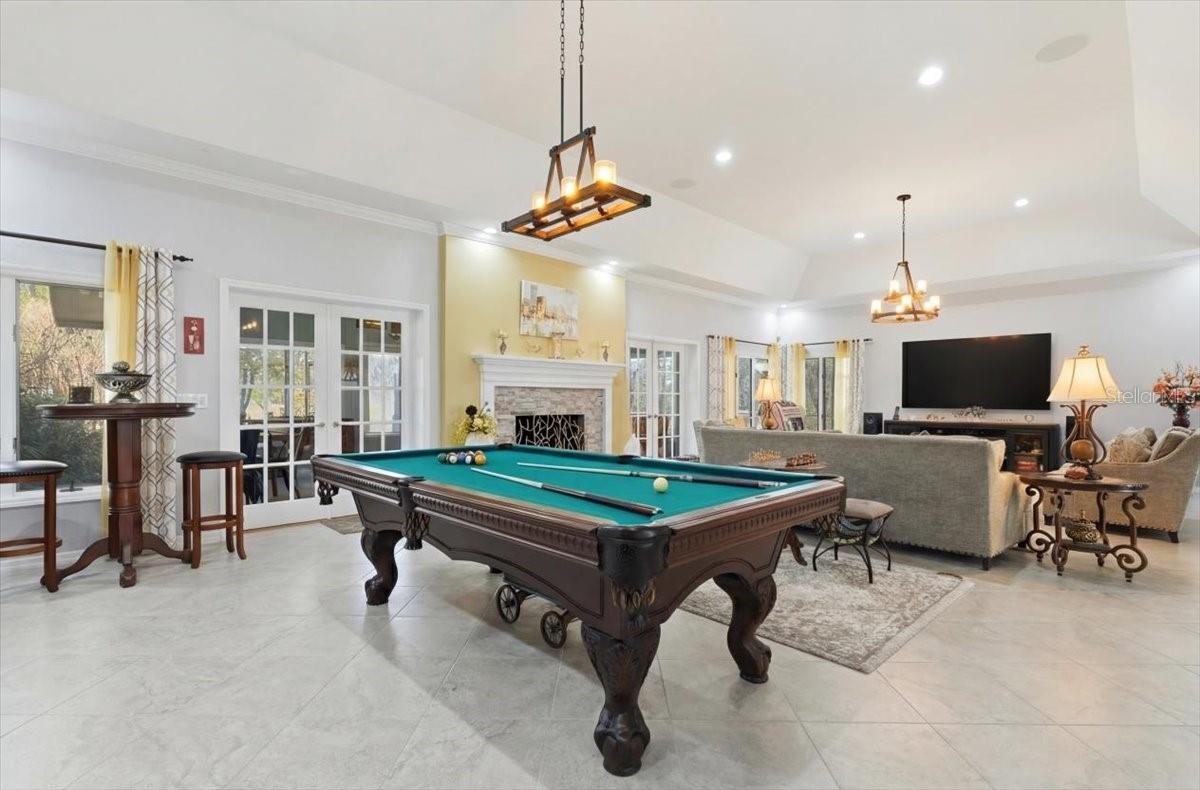 ARROWHEAD LAKE - Residential