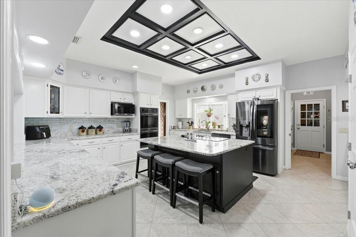 ARROWHEAD LAKE - Residential