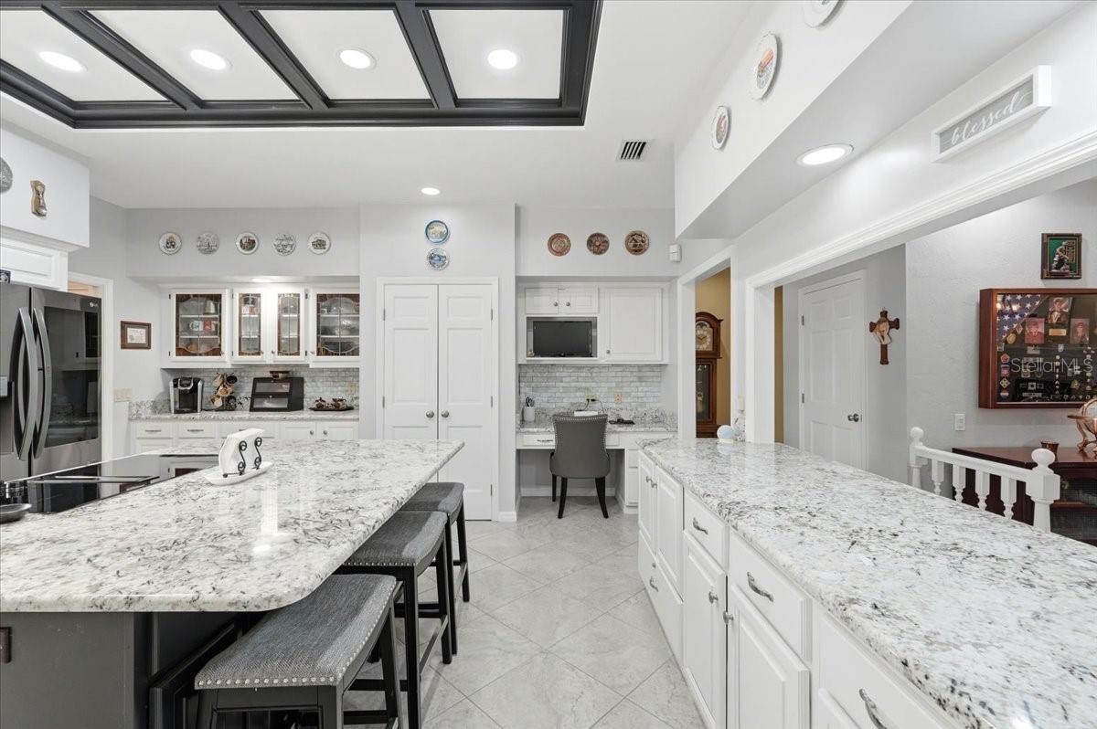 ARROWHEAD LAKE - Residential