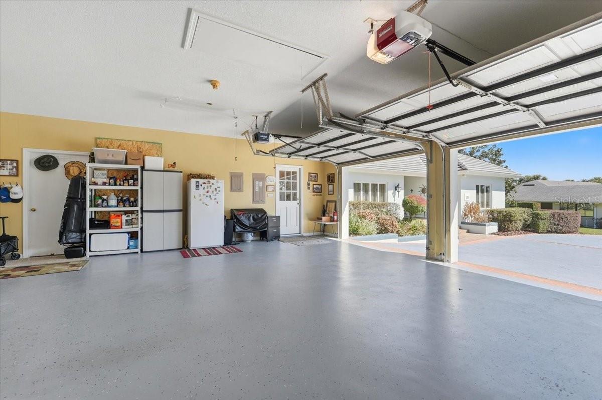 ARROWHEAD LAKE - Residential