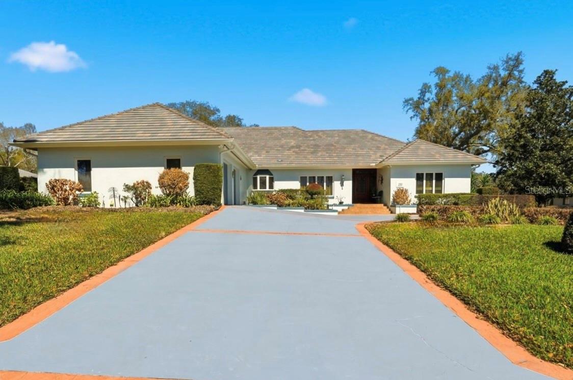 ARROWHEAD LAKE - Residential