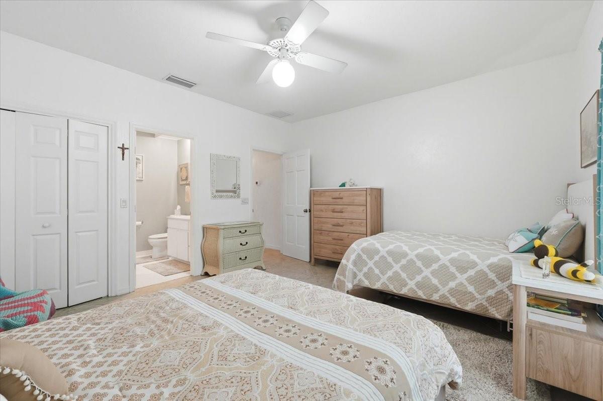 ARROWHEAD LAKE - Residential