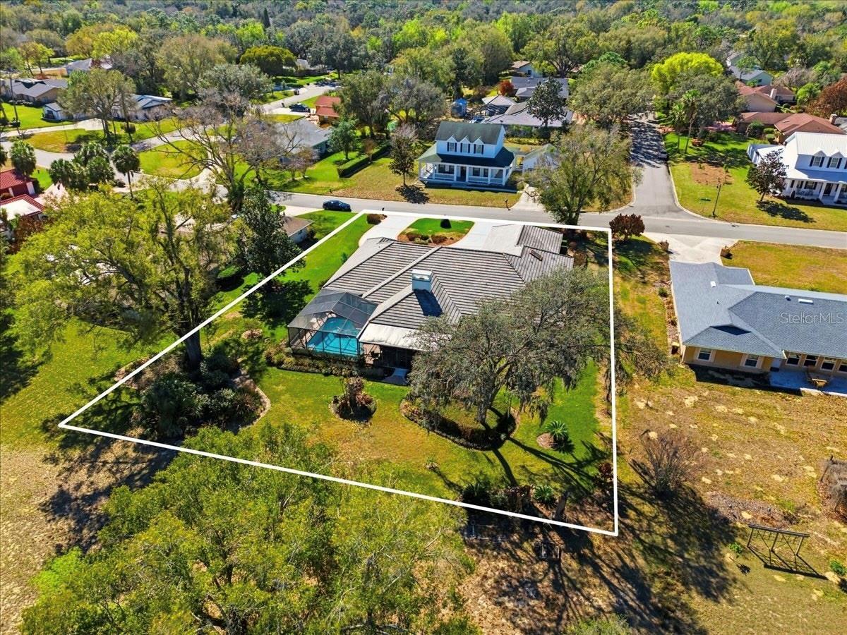 ARROWHEAD LAKE - Residential