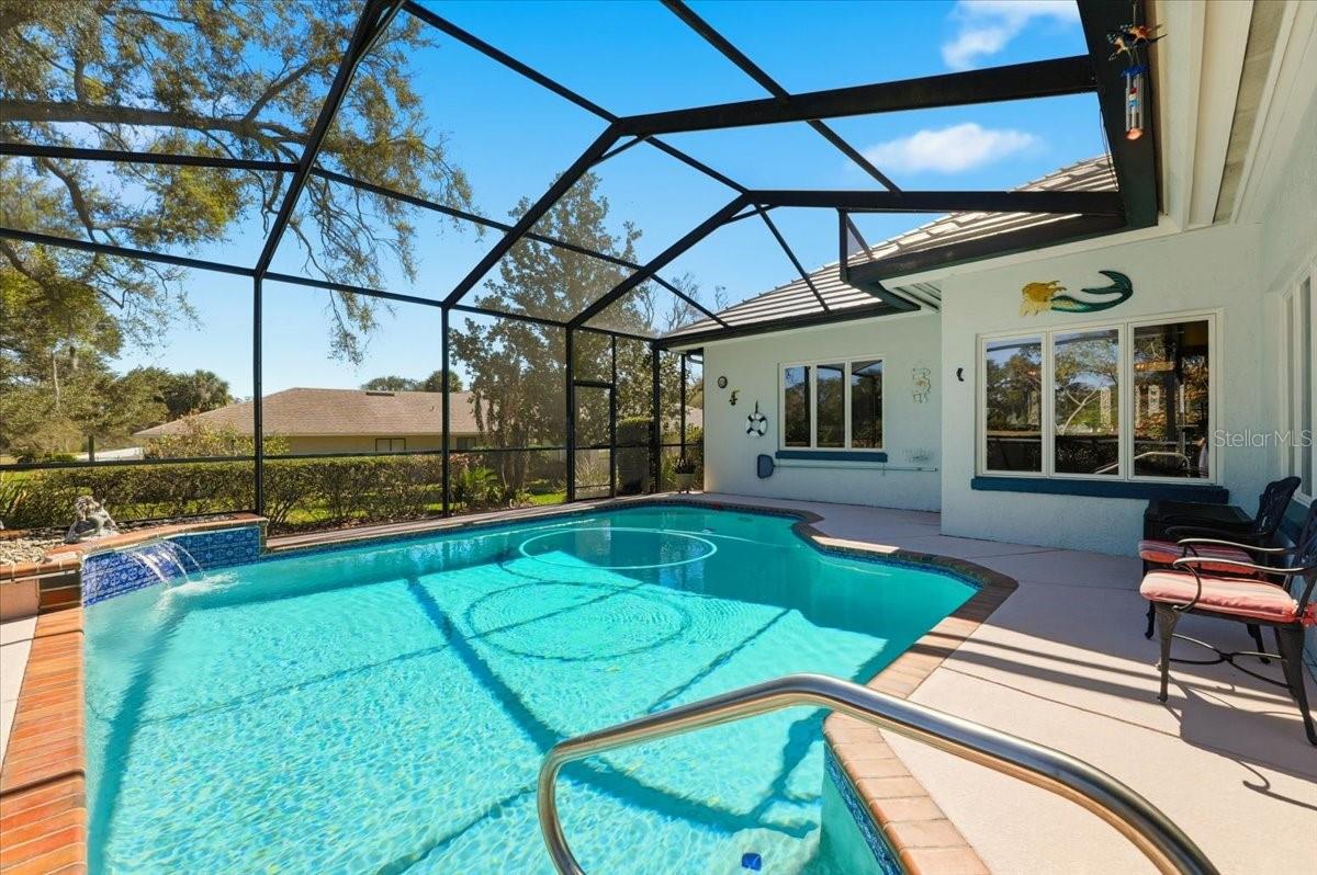 ARROWHEAD LAKE - Residential