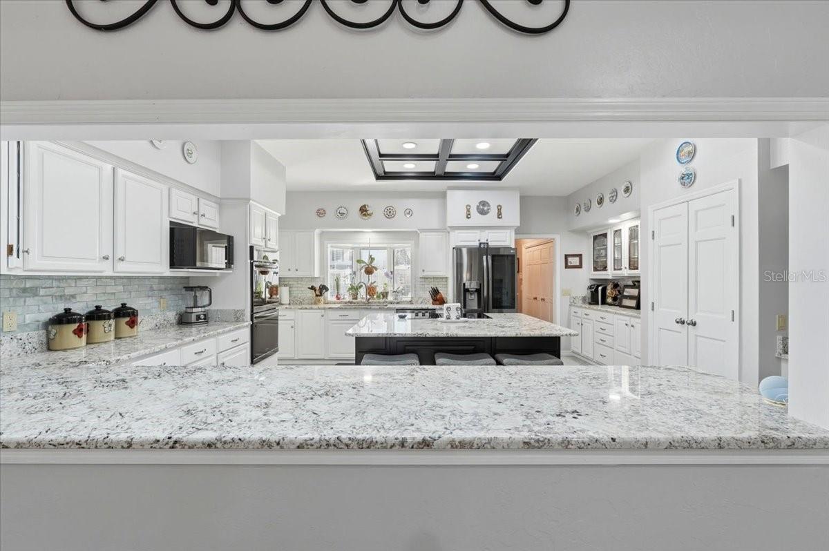 ARROWHEAD LAKE - Residential