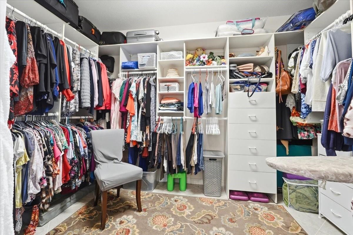 ARROWHEAD LAKE - Residential