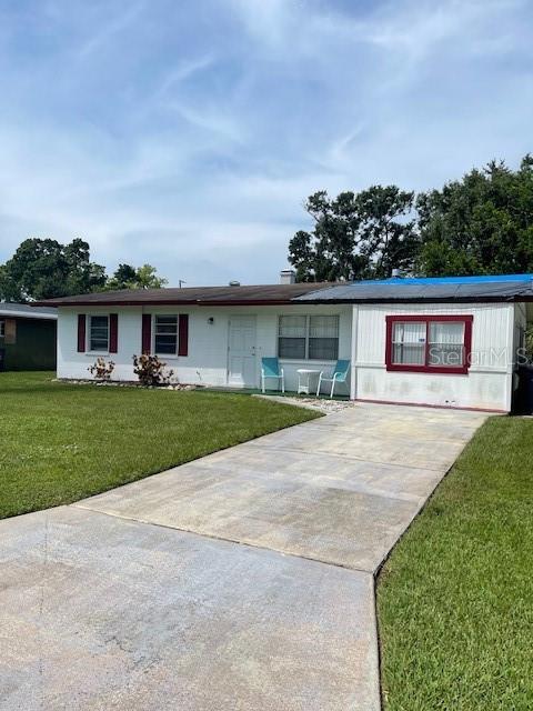 Bring your vision and creativity to this ranch-style home in Palmetto that’s ready for its next chapter. Offering 3 bedrooms and 1 bathroom, the home features a comfortable layout and sits on a generous lot with plenty of room to grow.
While the property is in need of TLC, it presents a fantastic opportunity for both investors and buyers with an eye for potential. Whether you’re searching for your next flip, a rental property, or an affordable home you can update to suit your style, this home checks the box for location and opportunity.
Located in the Grand Villa Estates neighborhood just minutes from schools, shopping, and dining, you’ll also appreciate the easy access to I-75, Bradenton, Sarasota, St. Petersburg and Tampa. With a little work, this property could be transformed into a charming family home or a strong addition to your investment portfolio.
Don’t miss your chance to make this Palmetto ranch your own — opportunities like this don’t last long!