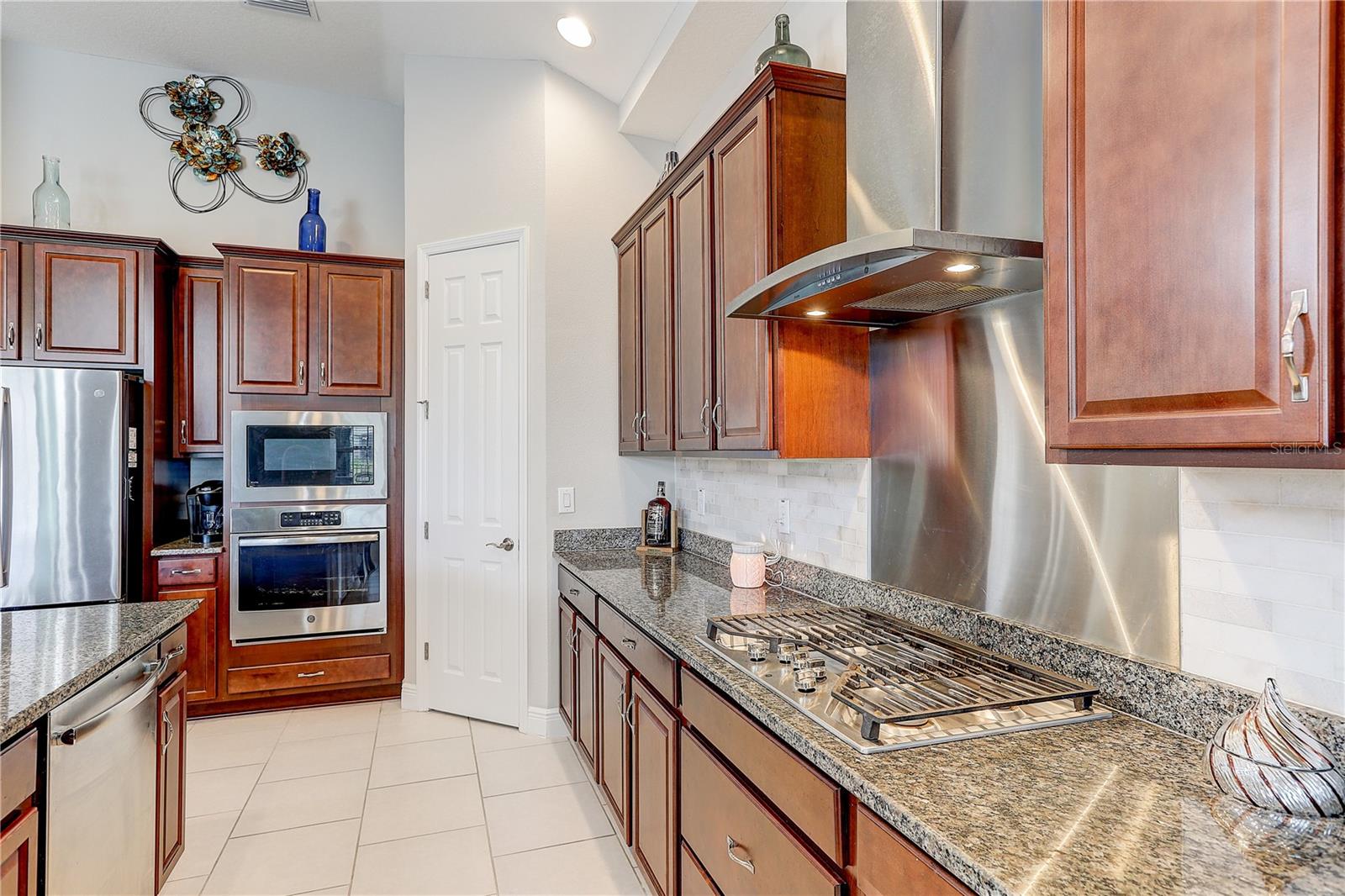 LAKESHORE RANCH PH I - Residential