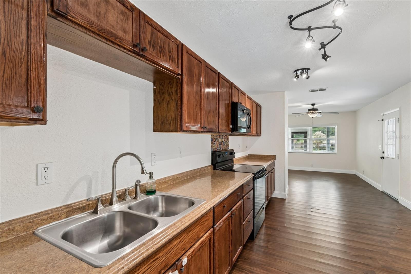 EVELYN CITY - Residential