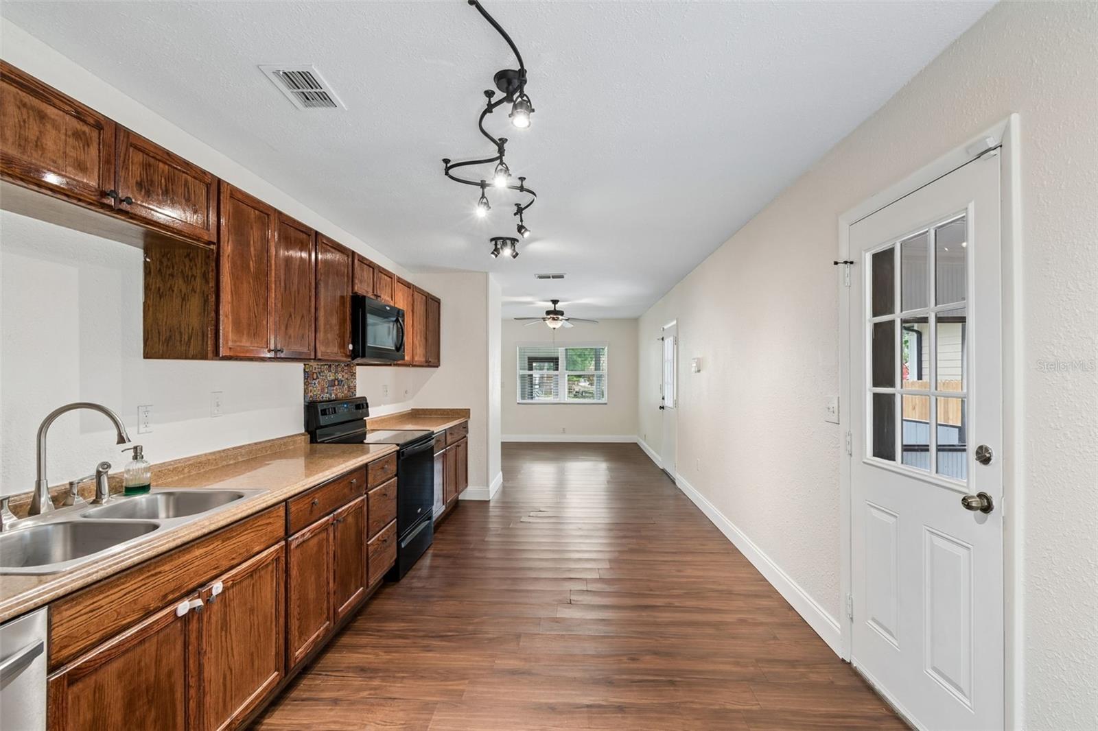 EVELYN CITY - Residential