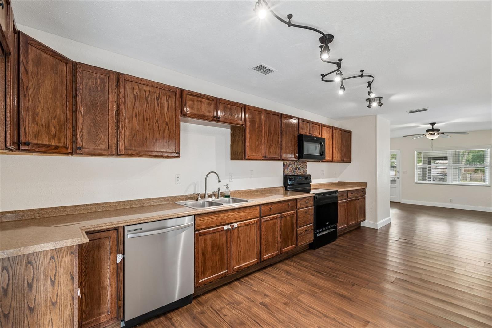 EVELYN CITY - Residential