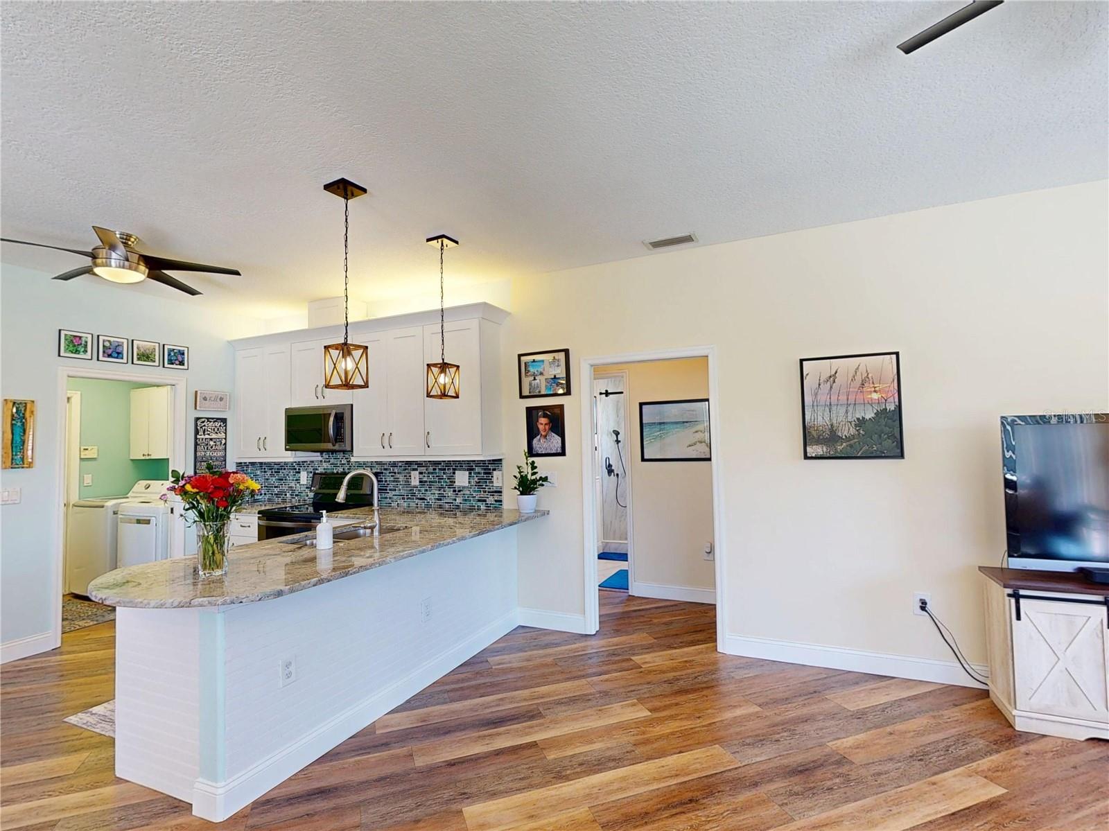 MCINTOSH LAKE - Residential