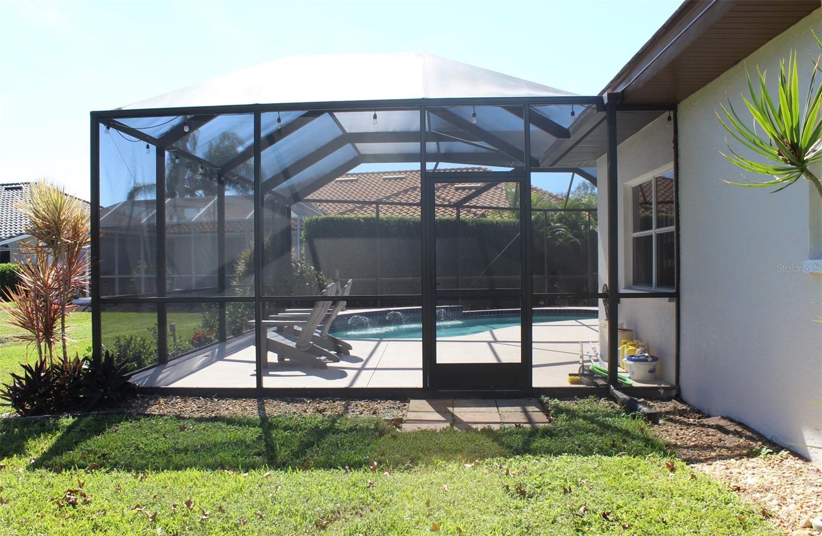 MCINTOSH LAKE - Residential