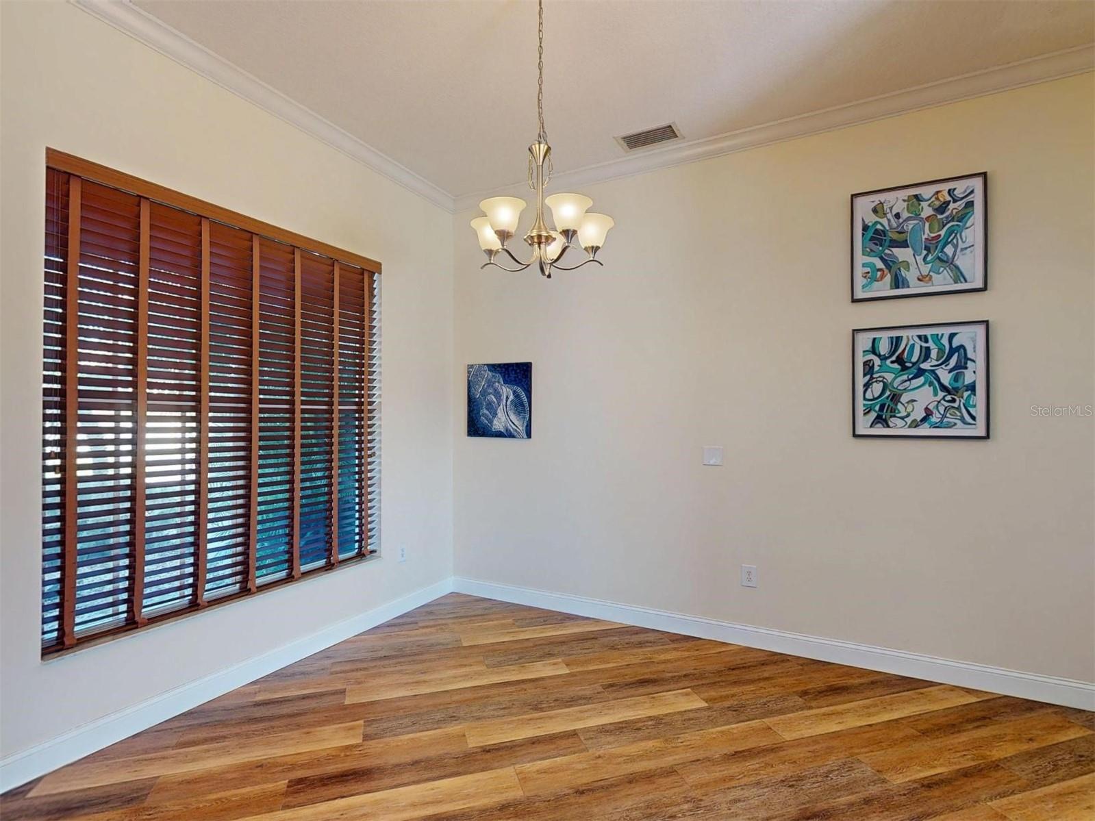 MCINTOSH LAKE - Residential