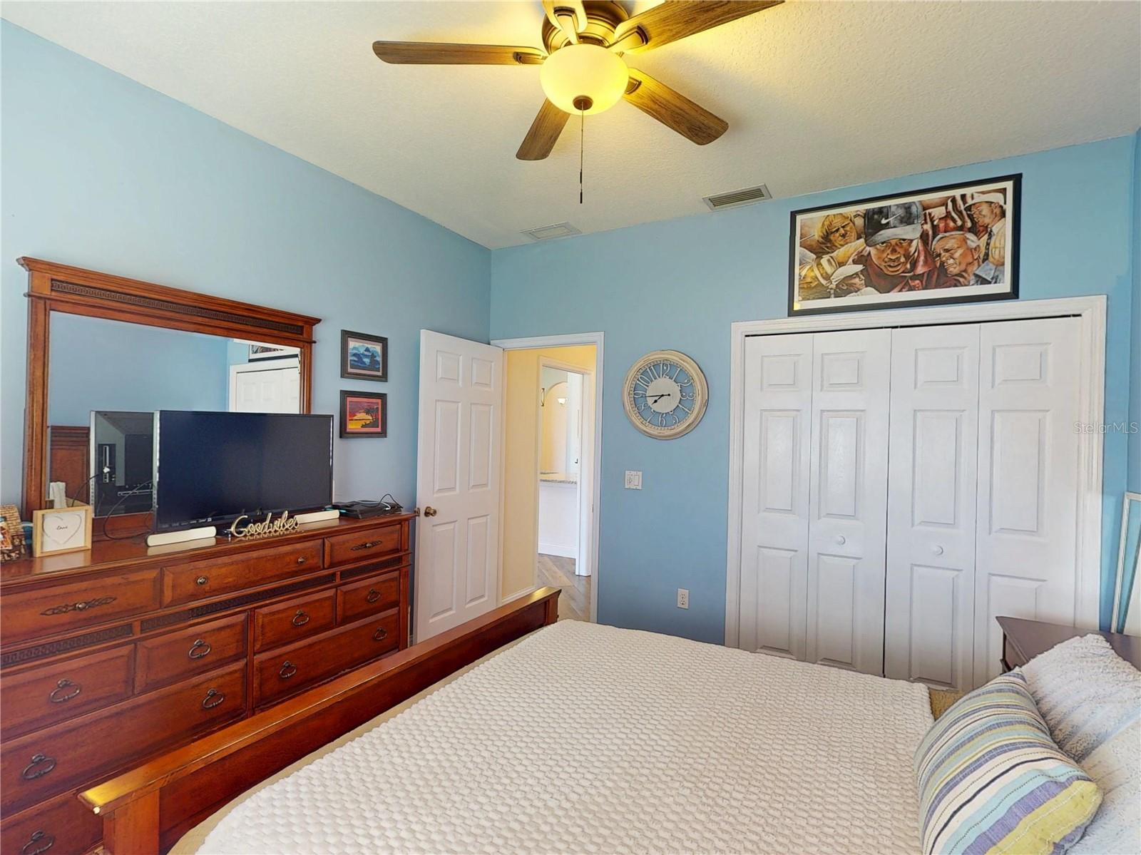 MCINTOSH LAKE - Residential