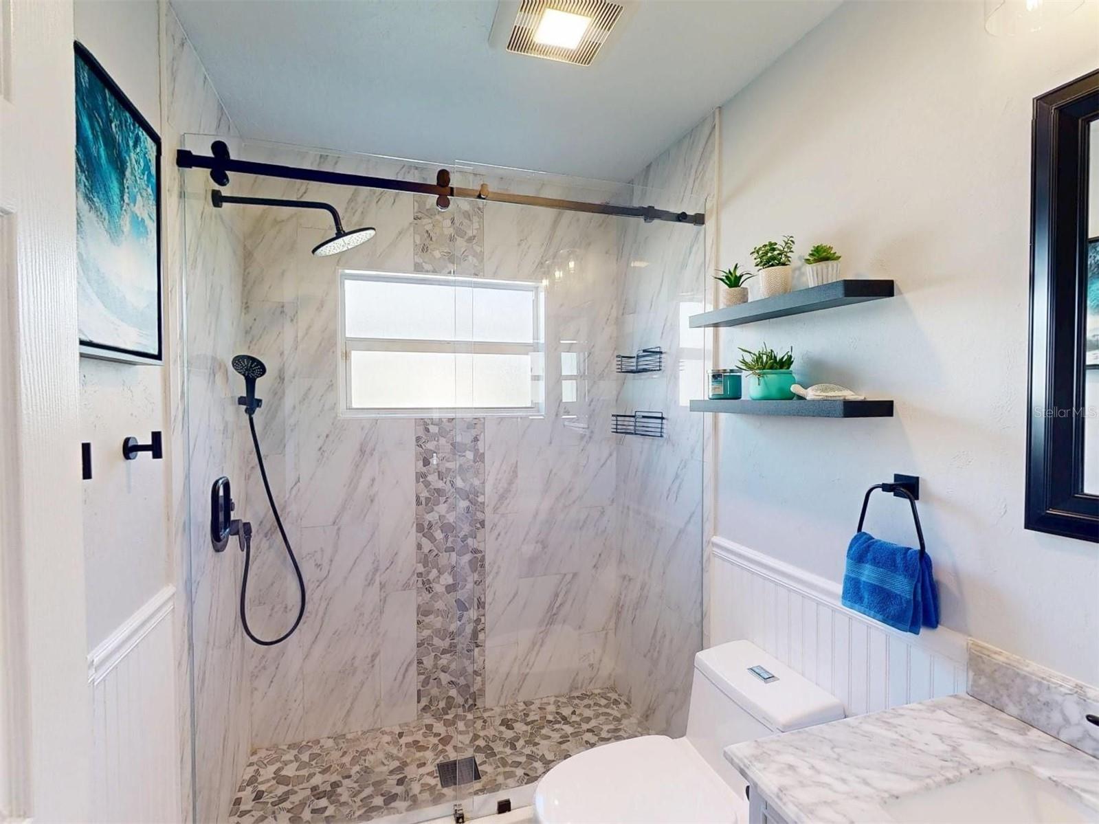 MCINTOSH LAKE - Residential