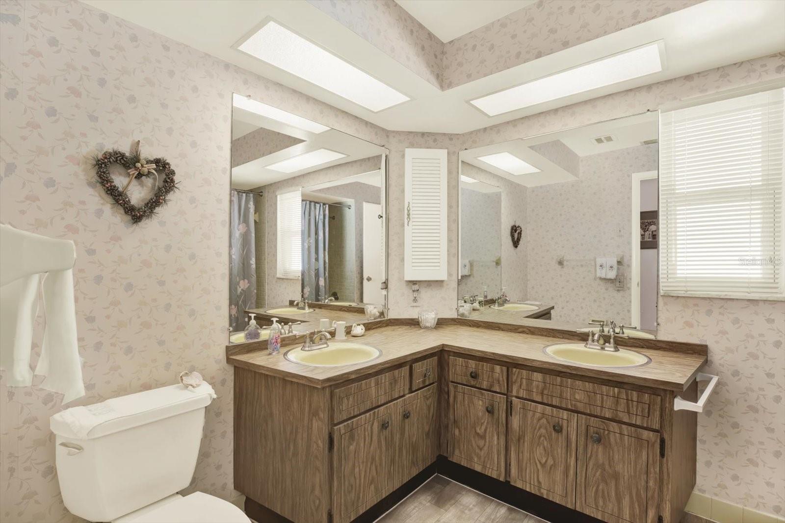 WOODLAND HILLS 1ST ADD - Residential