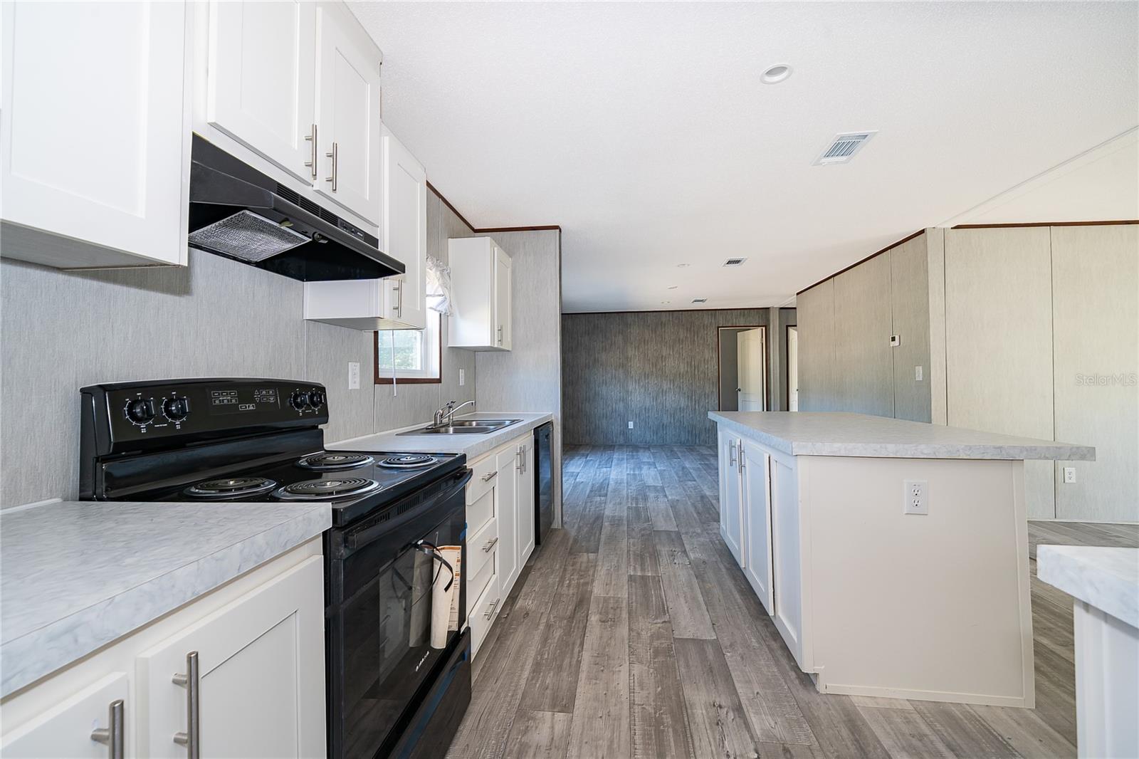 FOREST HILLS - Residential