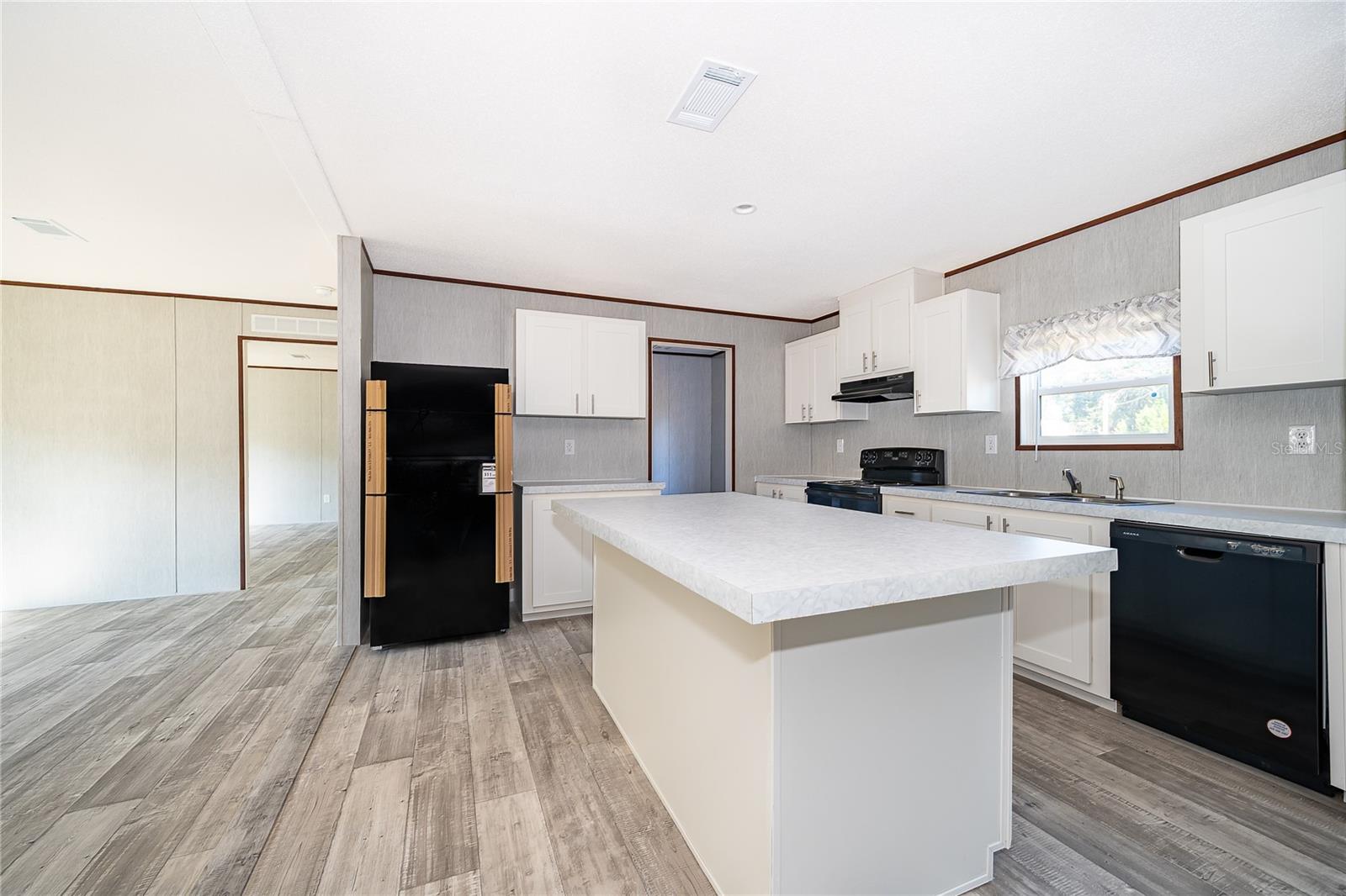 FOREST HILLS - Residential