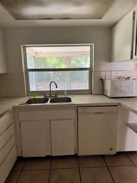 EMBASSY HILLS - Residential