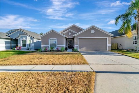 A home in WINTER HAVEN