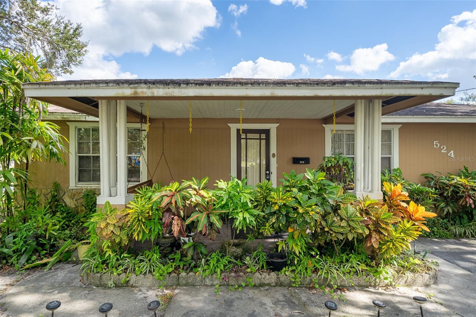 SNOW CAPS - Residential