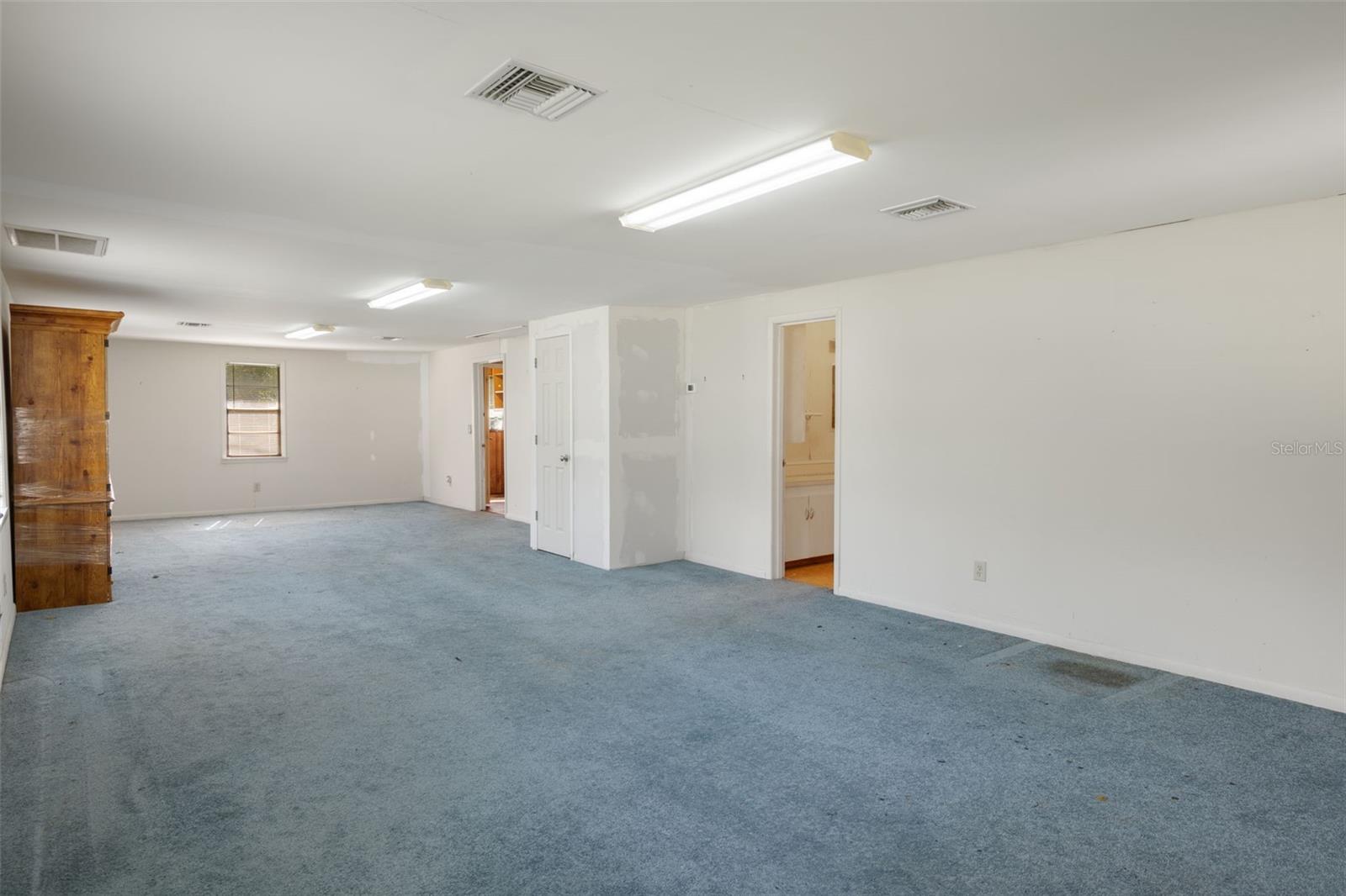 SNOW CAPS - Residential