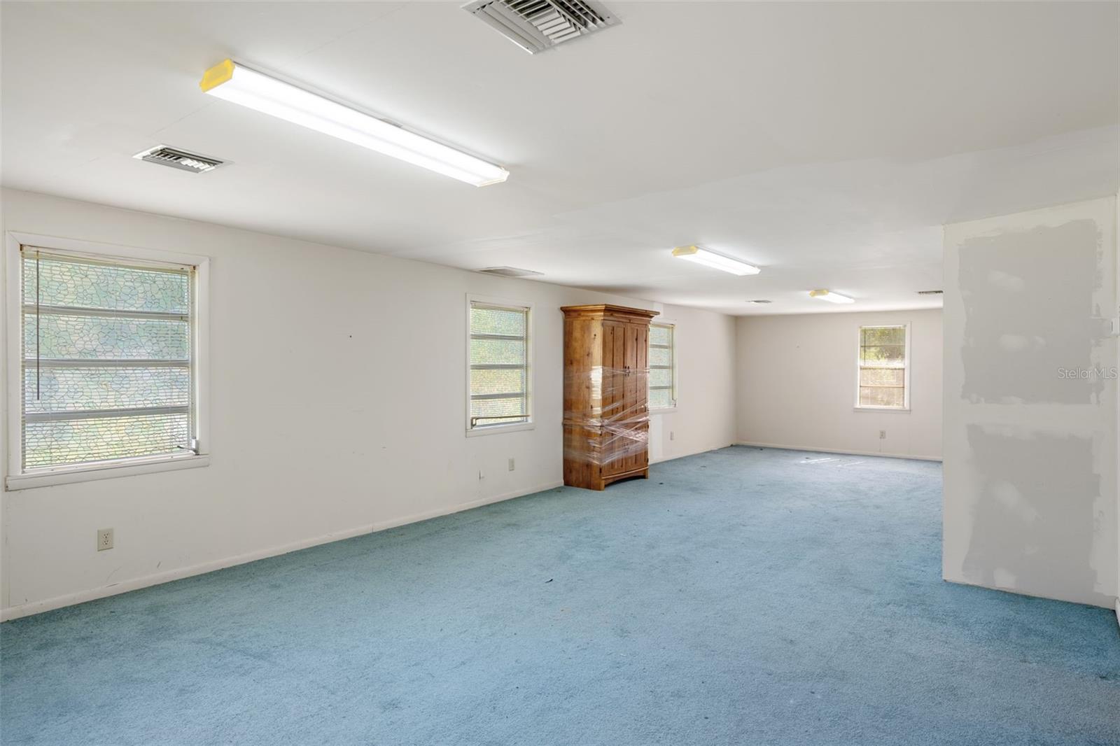 SNOW CAPS - Residential