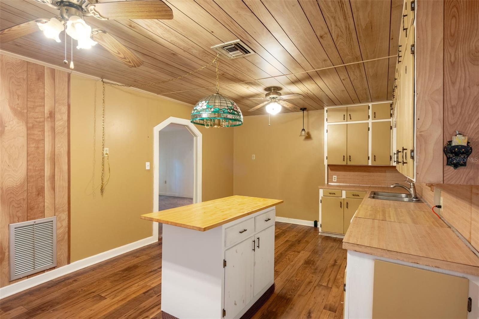 SNOW CAPS - Residential