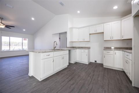 Tiny photo for 15040 NE 2nd Lane, Williston, FL 32696 (MLS # GC540529)