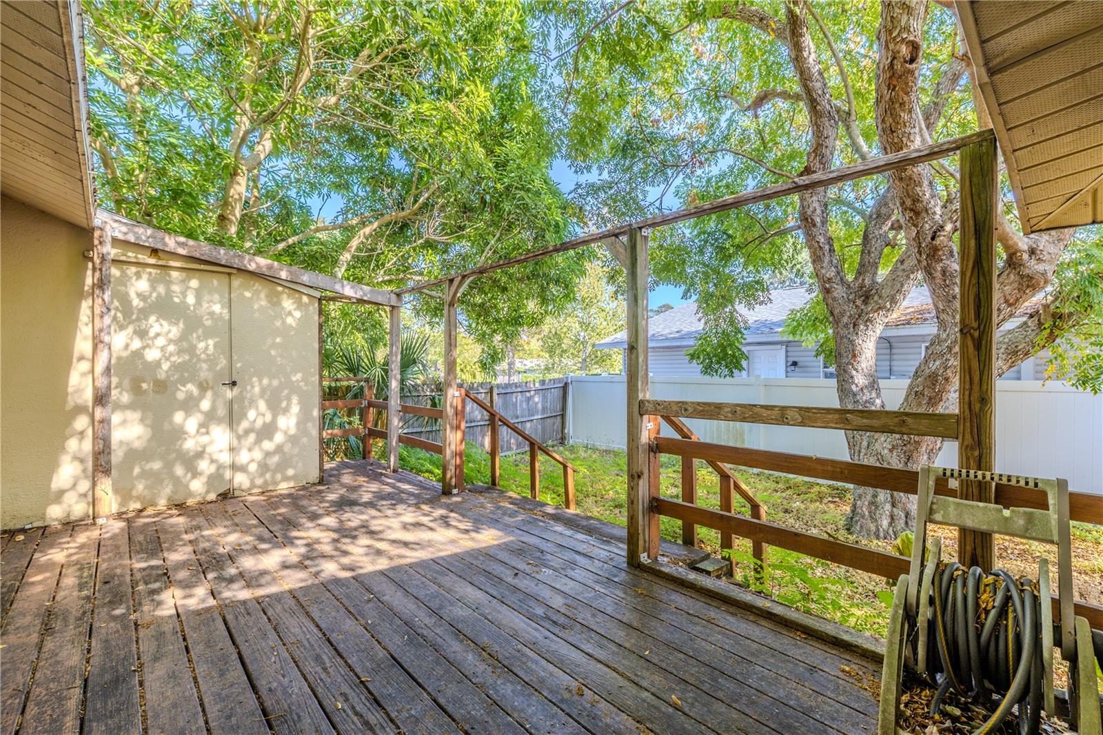 SANDY OAKS - Residential