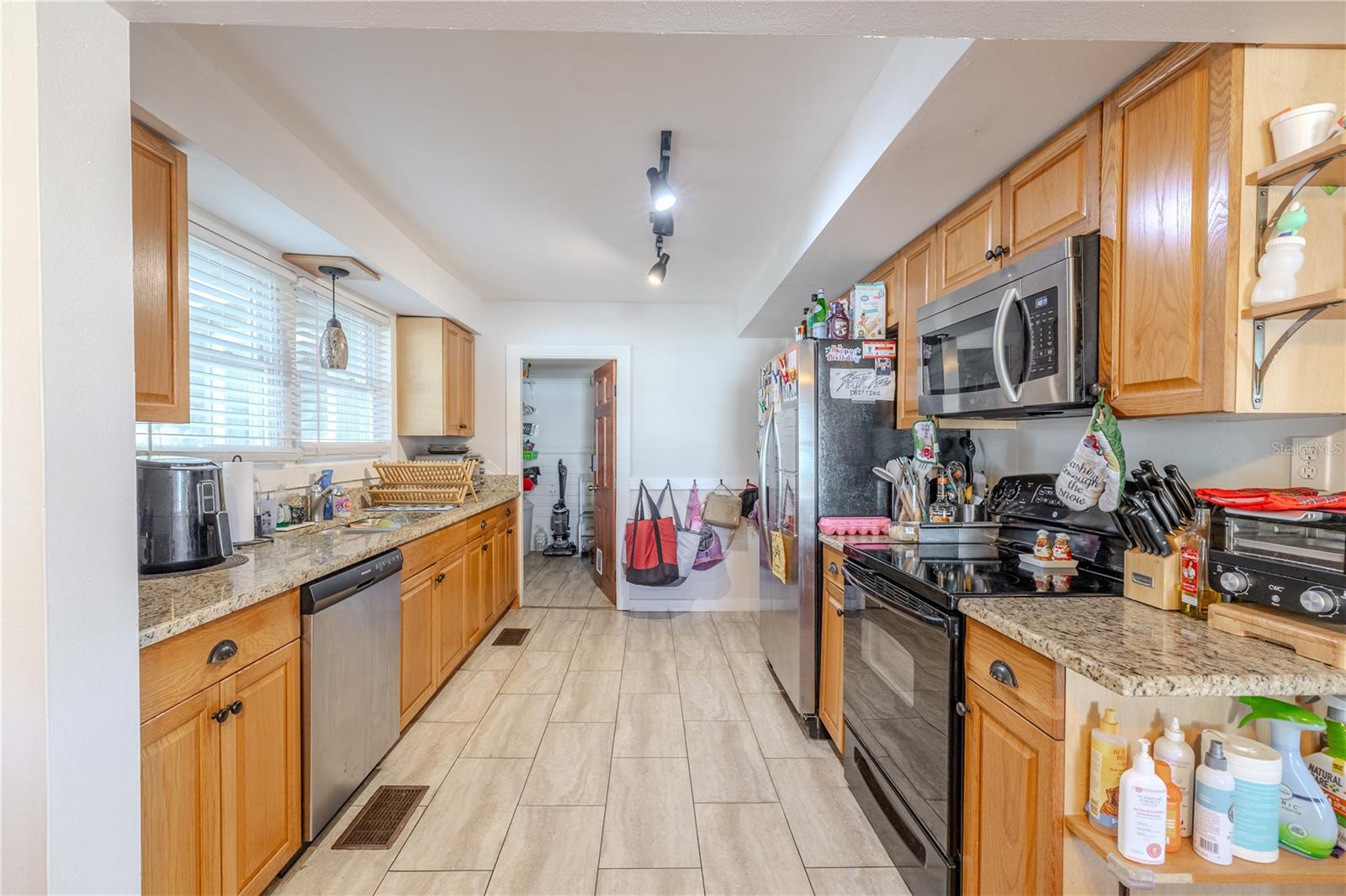 SANDY OAKS - Residential