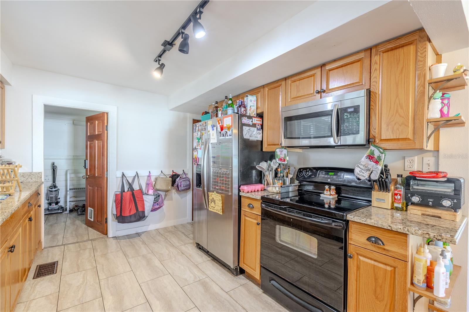 SANDY OAKS - Residential