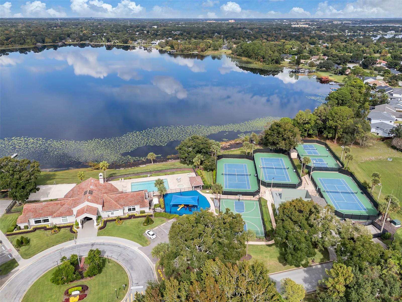 ORANGE TREE COUNTRY CLUB - Residential