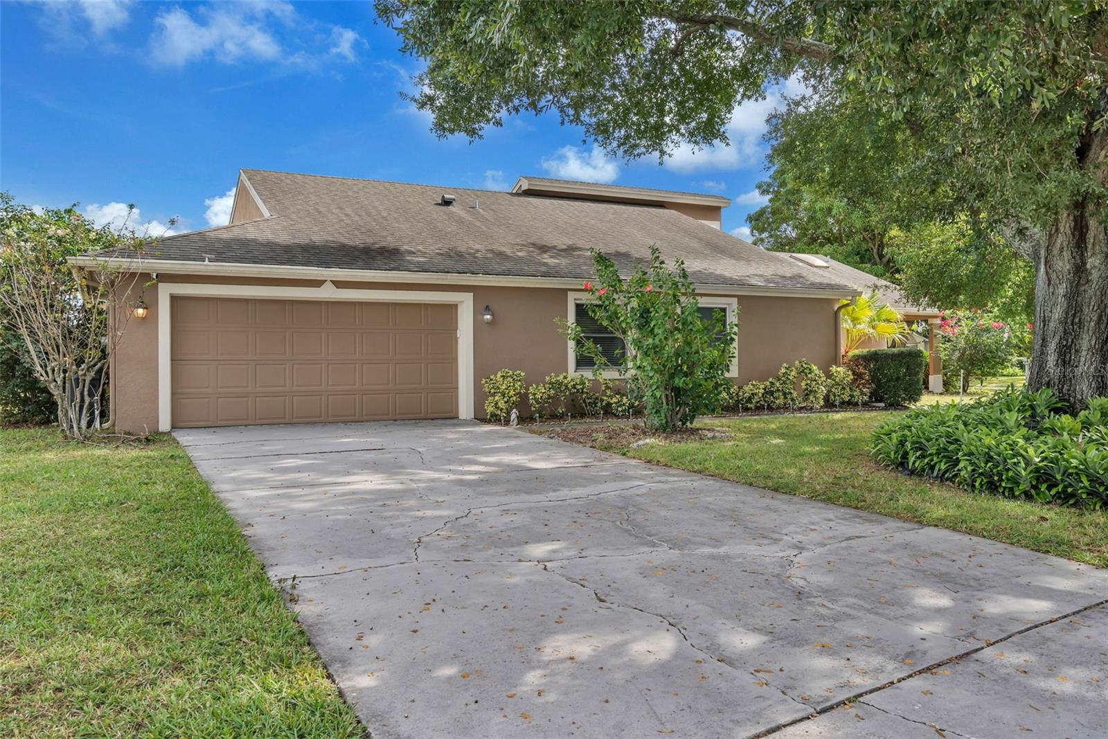 ORANGE TREE COUNTRY CLUB - Residential