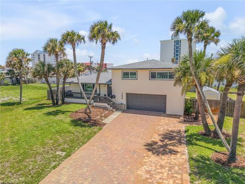 A home in DAYTONA BEACH