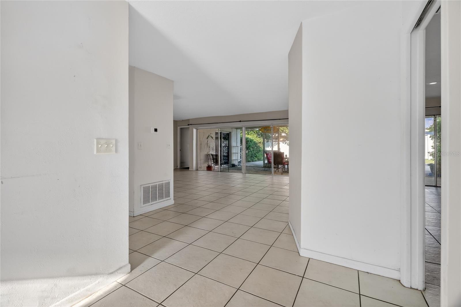 DEL ORO GROVES 1ST ADD LOT 113 - Residential