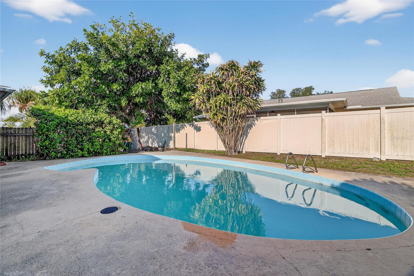 DEL ORO GROVES 1ST ADD LOT 113 - Residential