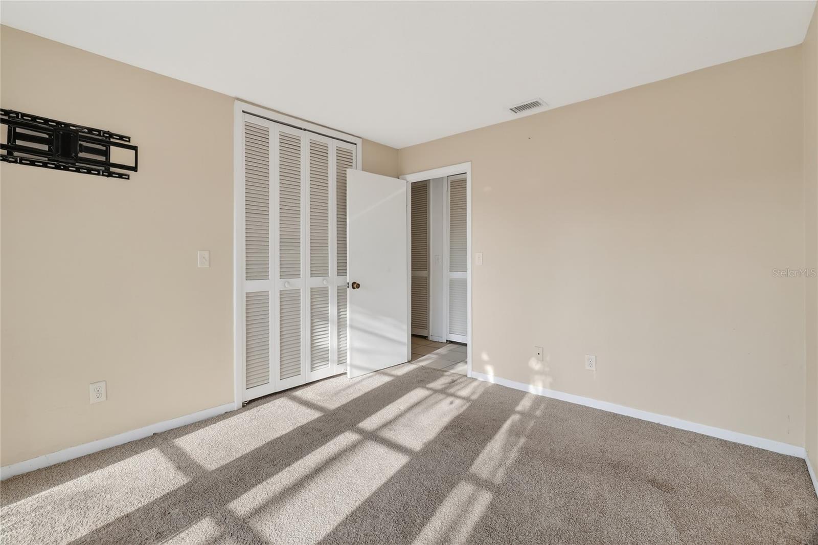 DEL ORO GROVES 1ST ADD LOT 113 - Residential