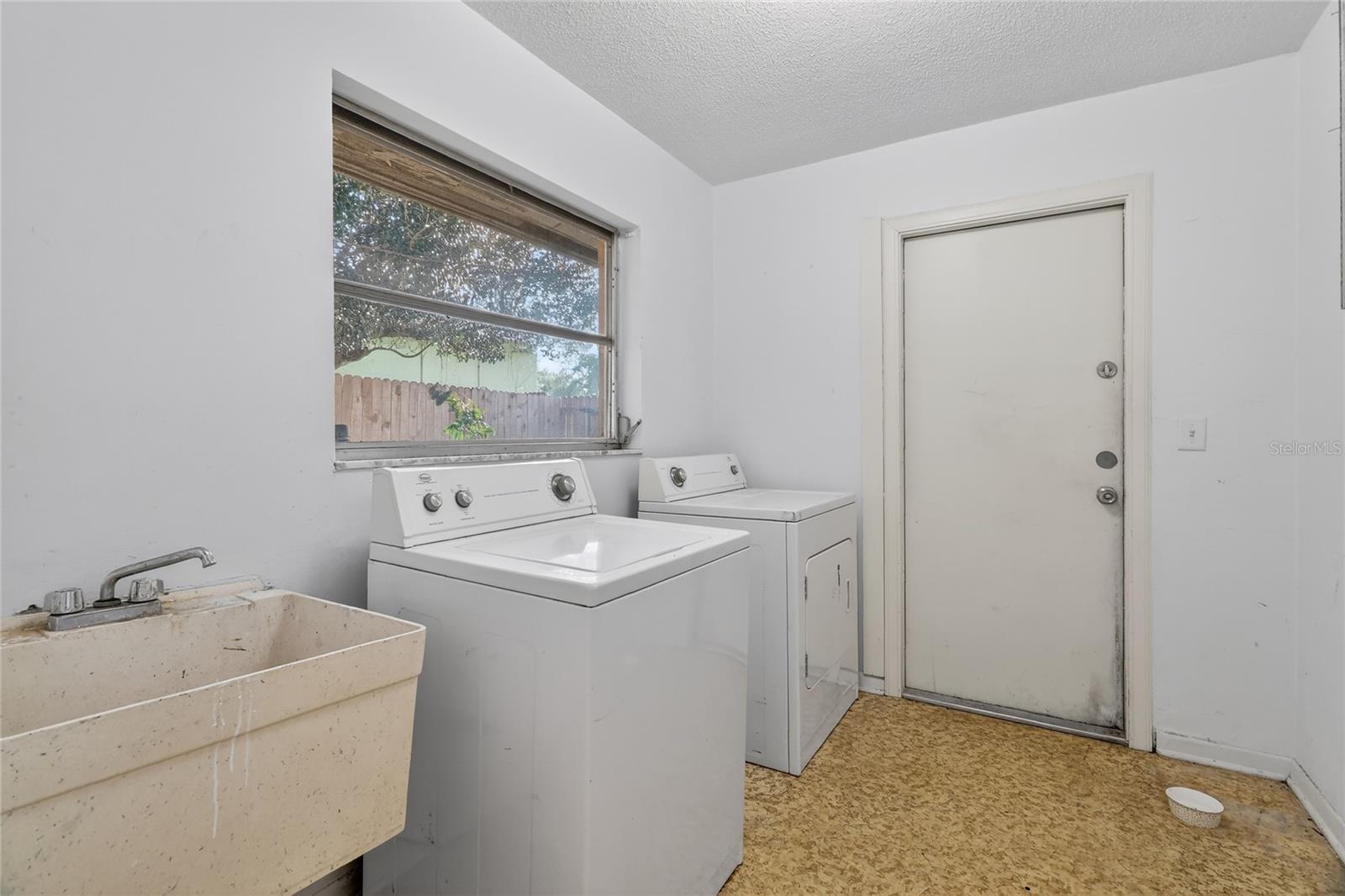 DEL ORO GROVES 1ST ADD LOT 113 - Residential