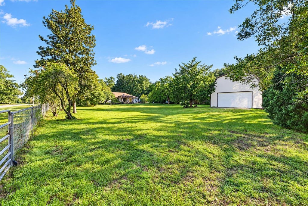 Photo of 6150 NE 2nd Place, Ocala, FL 34470 (MLS # OM733484)