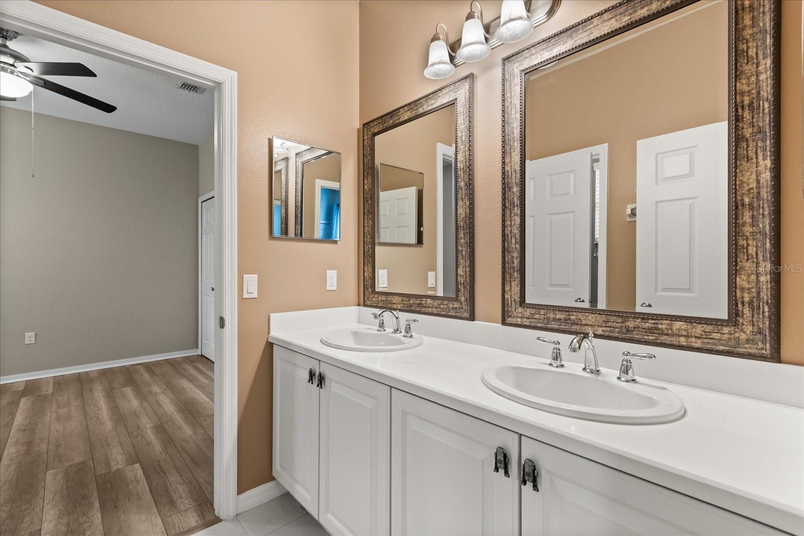 BELLALAGO PH 4P - Residential