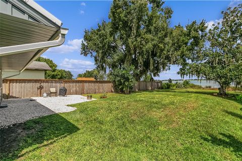 A home in WINTER HAVEN