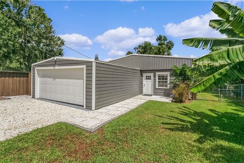 A home in WINTER HAVEN