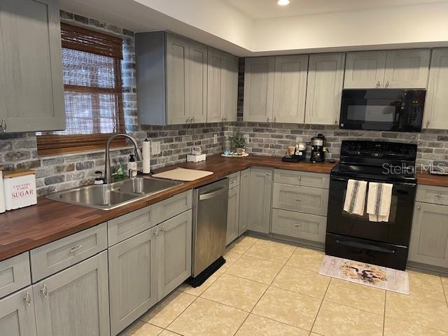 RAINBOW LAKES ESTATE - Residential Lease