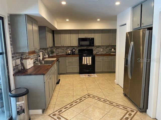 RAINBOW LAKES ESTATE - Residential Lease