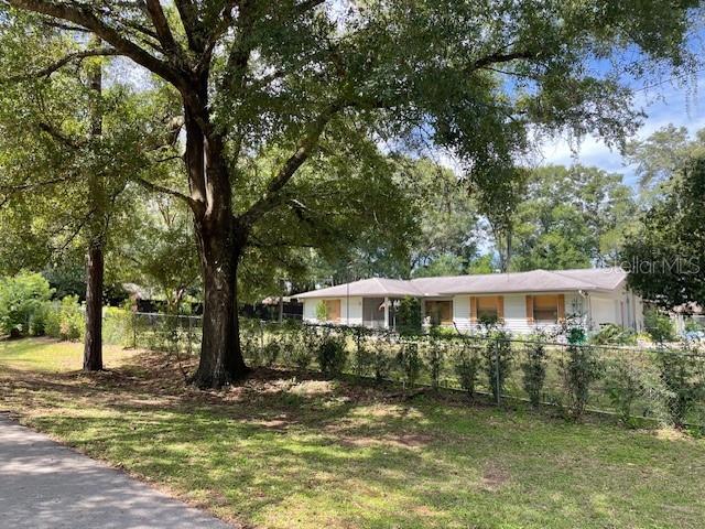 RAINBOW LAKES ESTATE - Residential Lease
