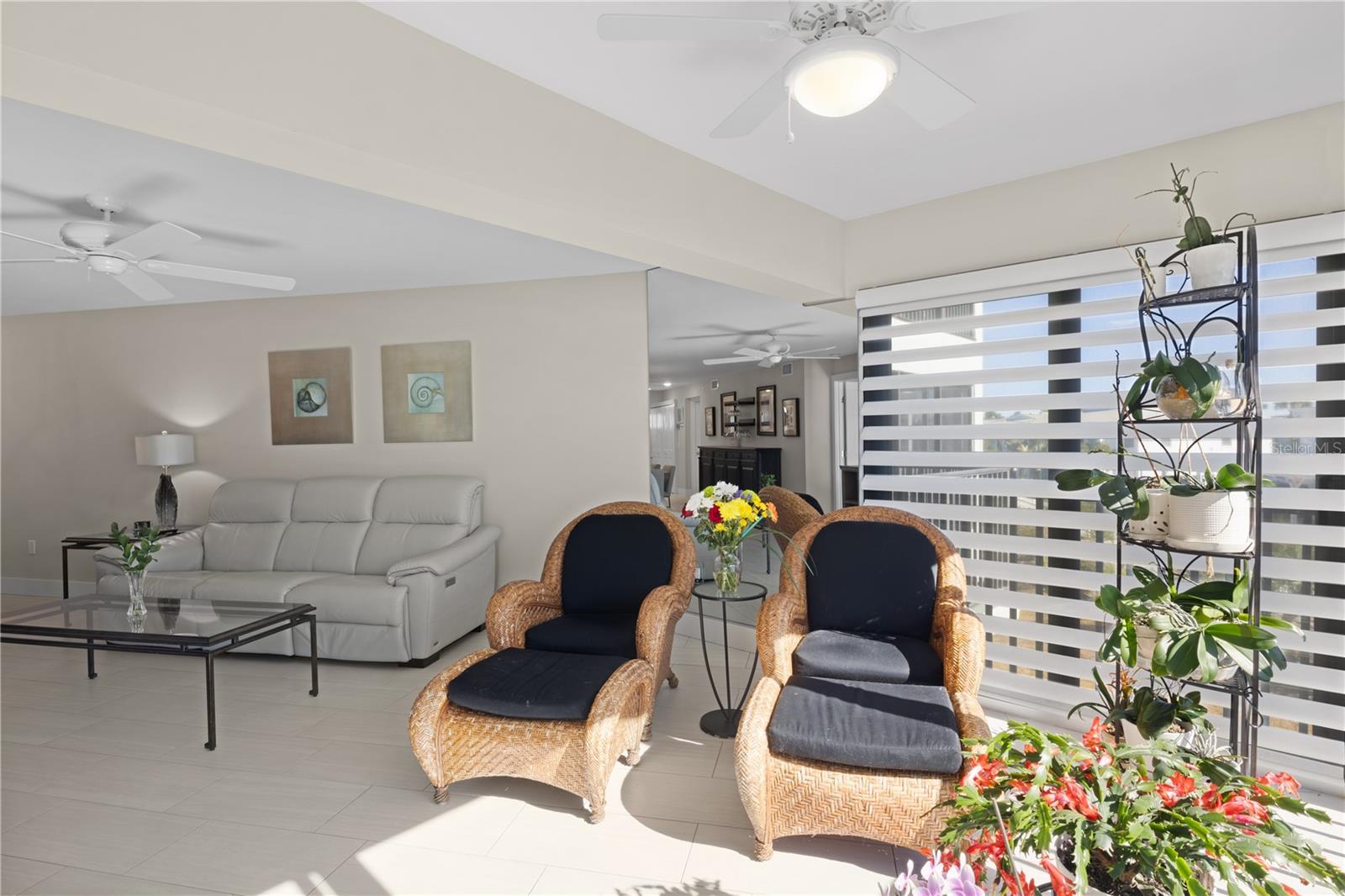 SUN PLAZA WEST - Residential