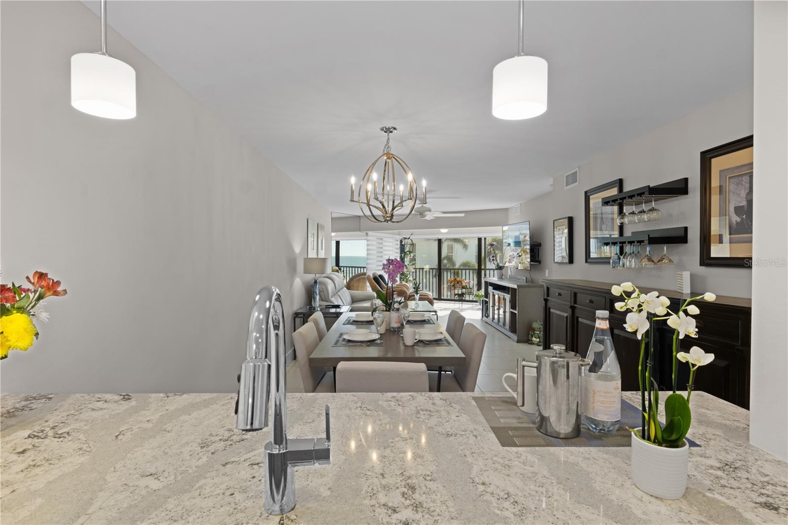 SUN PLAZA WEST - Residential